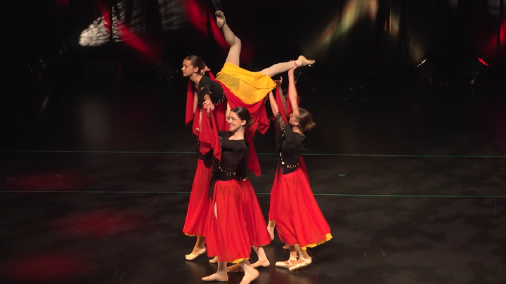 École Danse ta vie 2026 - Nos inspirations en mouvement - Spectacle 4